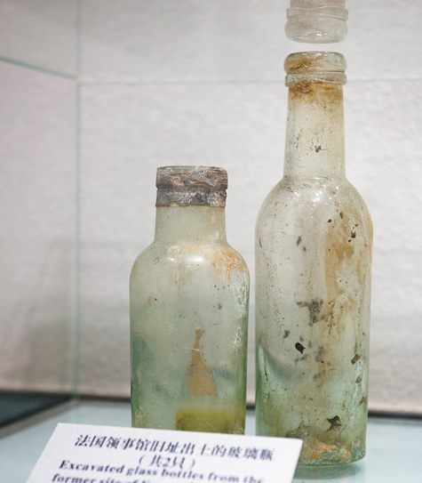 �������V������������