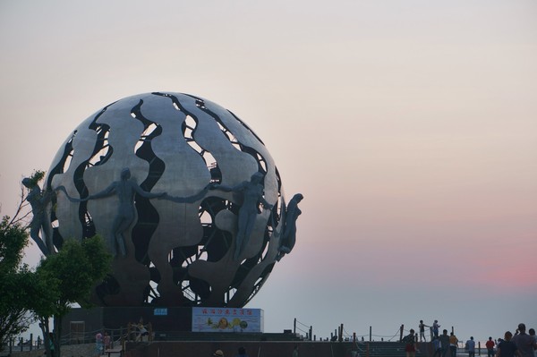 �����������y�����V������������